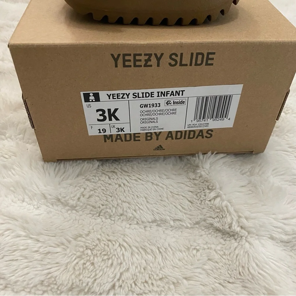 adidas yeezy slide